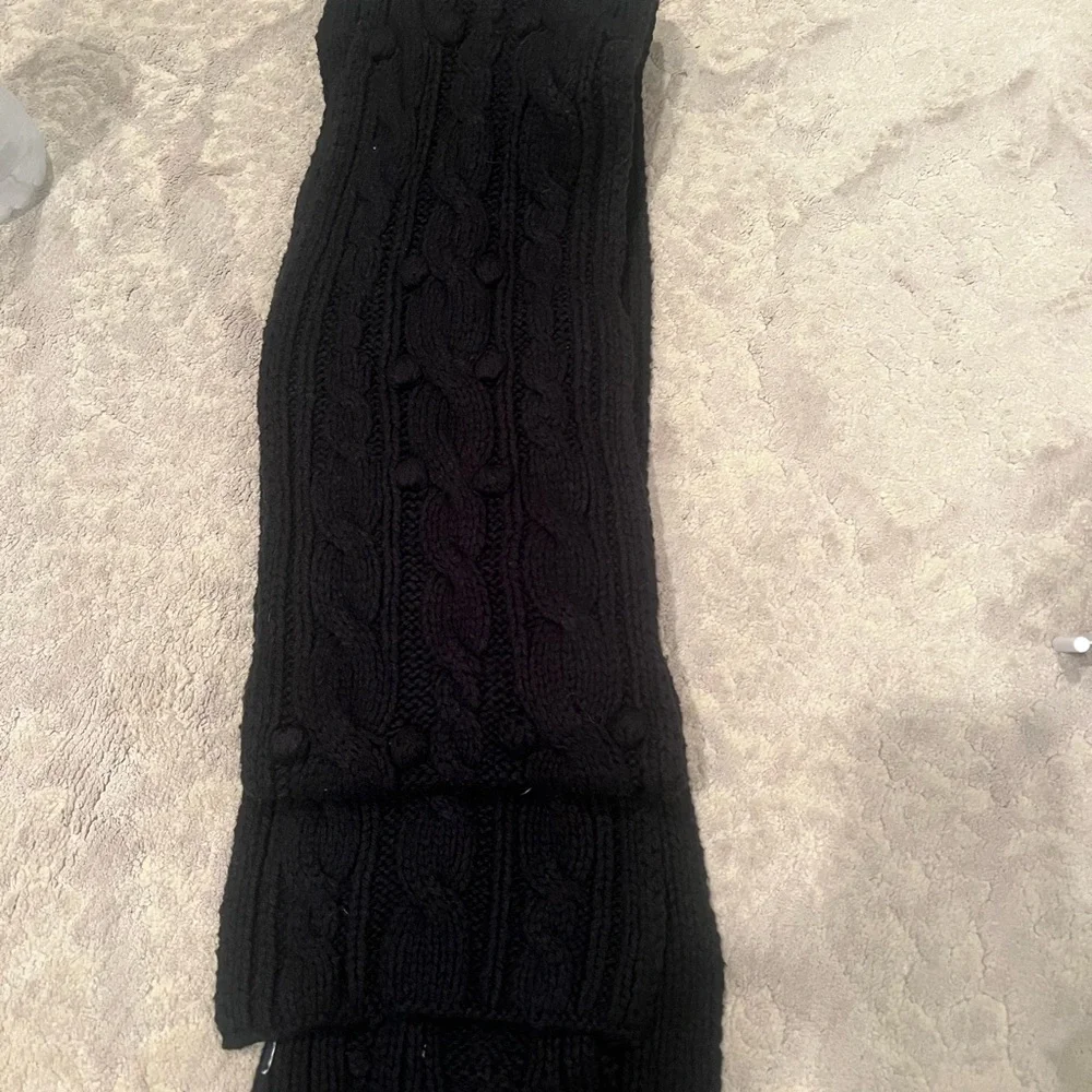 Gap Scarf Gap Black scarf thick and cozy